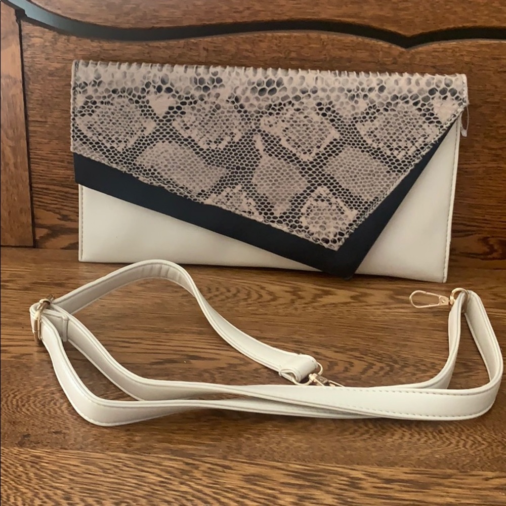Python Print Clutch - Picture 2 of 3
